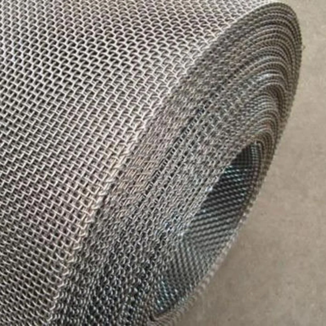 Roll of woven wire mesh